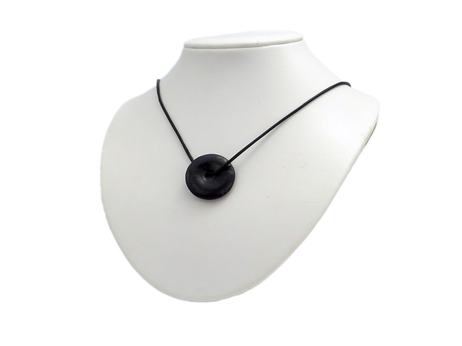 Schungit Donut Edelstein / Heilstein + 1m Lederhalsband