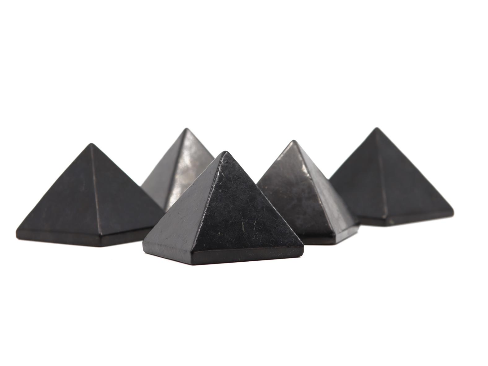 Edle Schungit Pyramide - Grösse ca 4cm - Schungit / Shungit