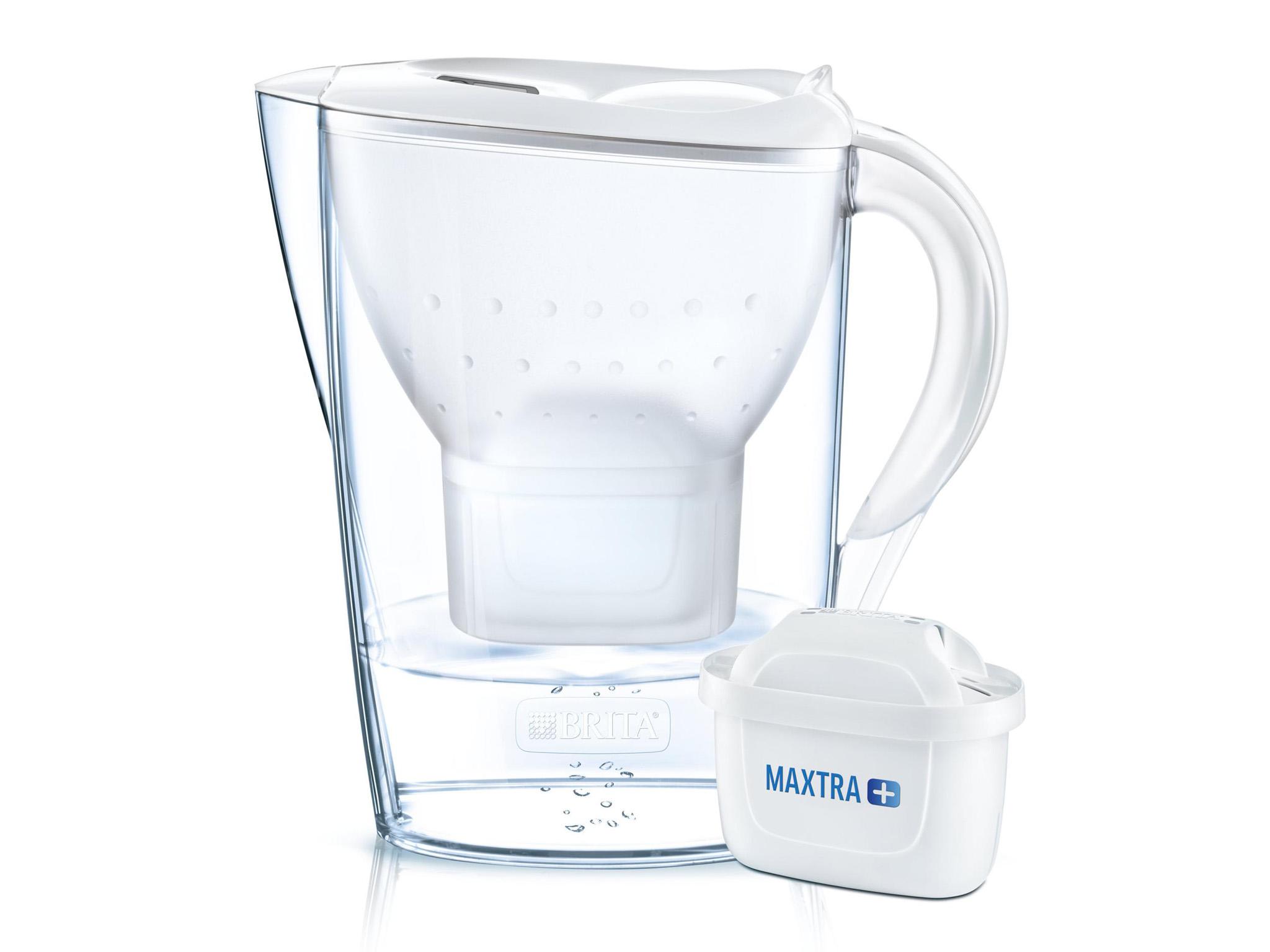 Brita Wasserfilter Marella - Weiss inkl. 1 MAXTRA Filter - Tischwasserfilter (2,4 Liter)