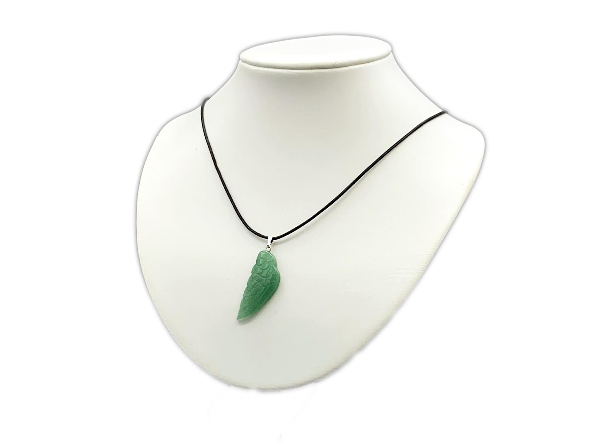 Aventurin Engelflügel mit Öse + 1m Lederhalsband