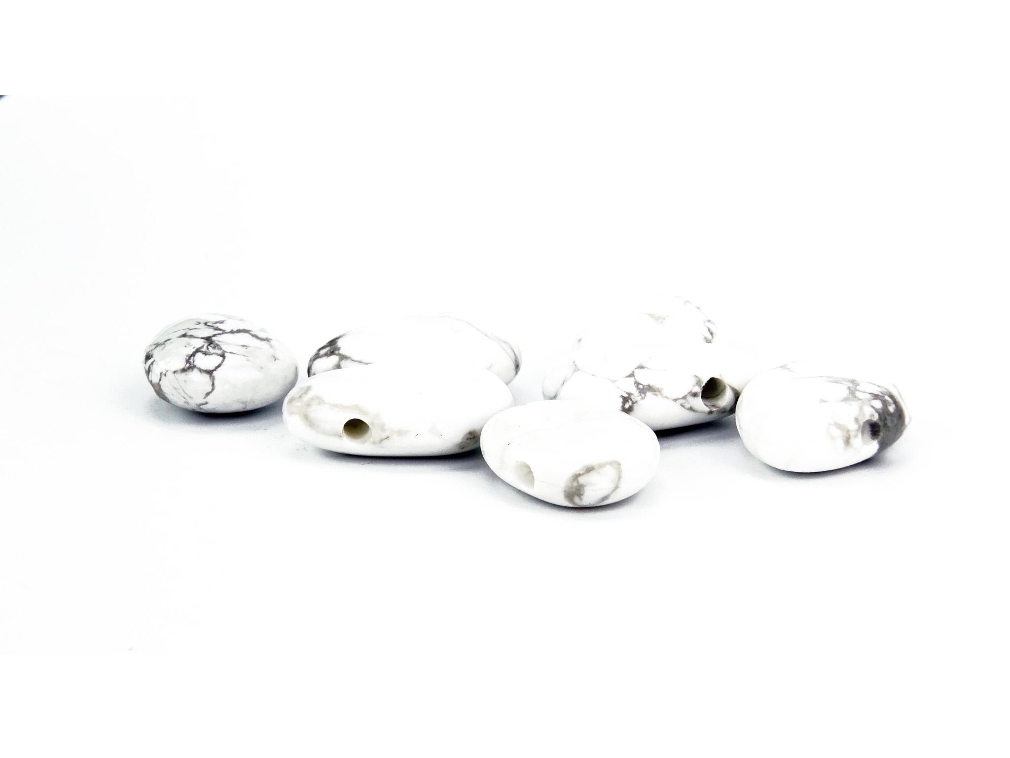 Howlite (Howlith) Edelstein / Heilstein + 1m Lederhalsband