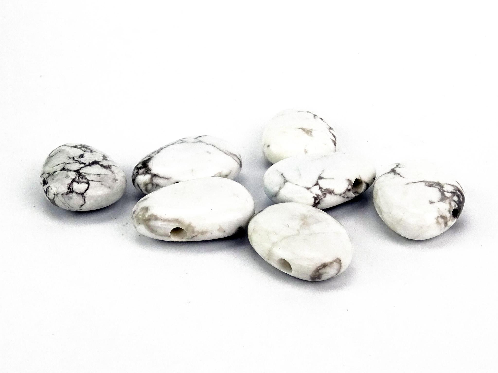 Howlite (Howlith) Edelstein / Heilstein + 1m Lederhalsband