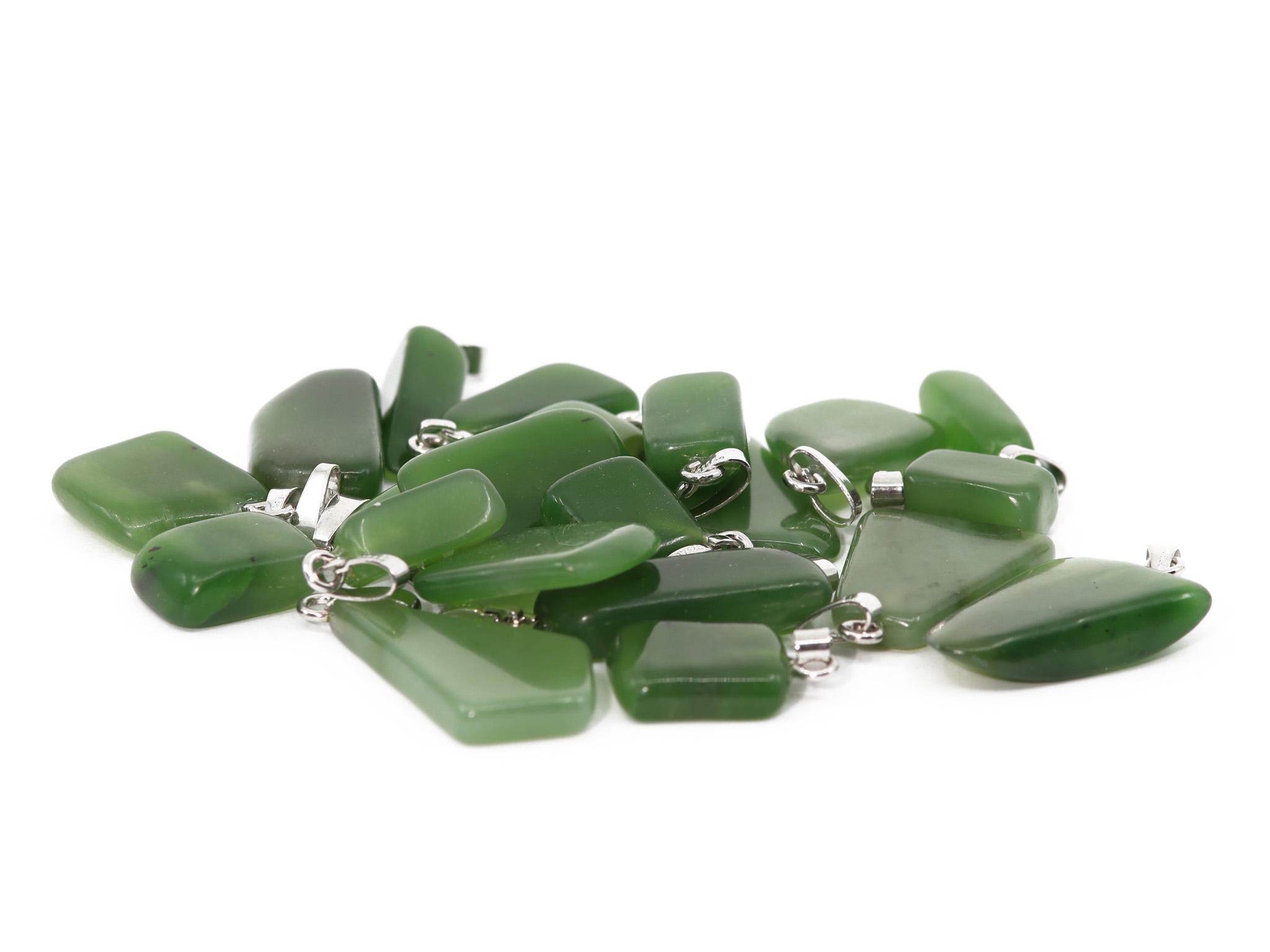 Jade/Nephrit Edelstein / Heilstein Anhänger mit 925er Silberöse - inkl. 1m Leder- oder Kunstleder Halskette (Schmuckstein)