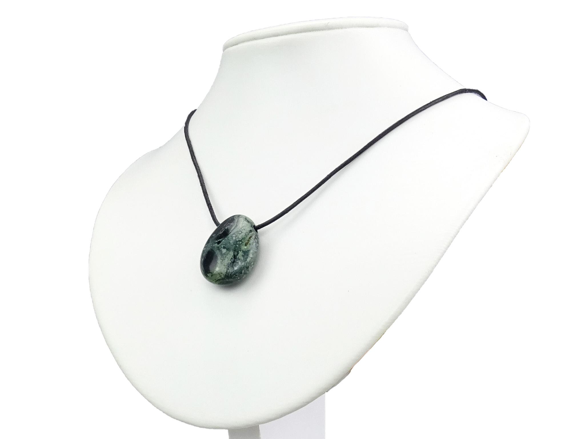 Kambamba Jaspis Edelstein / Heilstein + 1m Lederhalsband