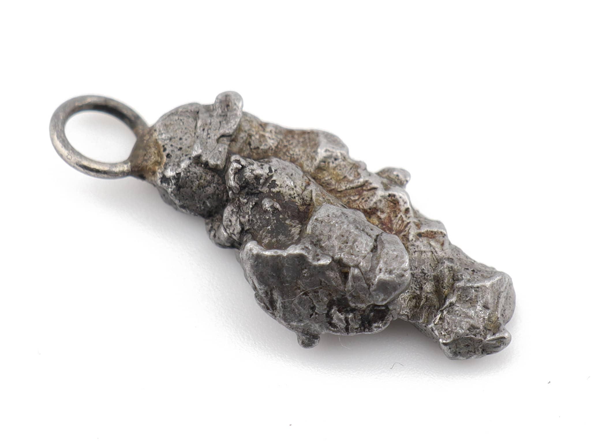 Sternschnuppe Anhänger mit 1m Halsband aus Leder - Ein Stück echter Meteorit aus Campo del Cielo, vor ca. 5000 Jahre aufgeschlagen