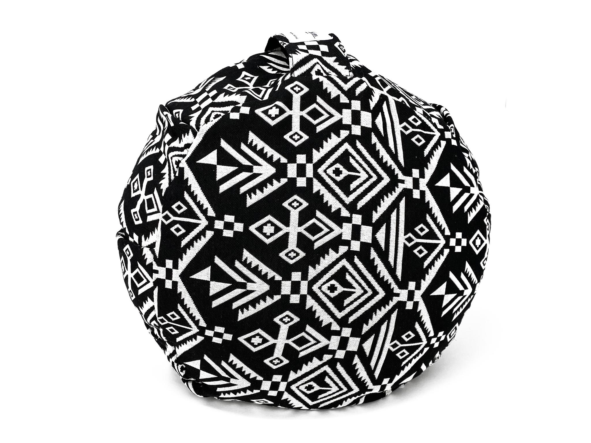 Yogakissen "Zebra" (42 x 15 cm Gross, Rund, Schwarz/Weiss Muster) - Yoga Kissen / Meditationskissen (Schweizer BIO Dinkelspelz)
