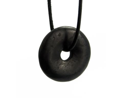 Schungit Donut Edelstein / Heilstein + 1m Lederhalsband