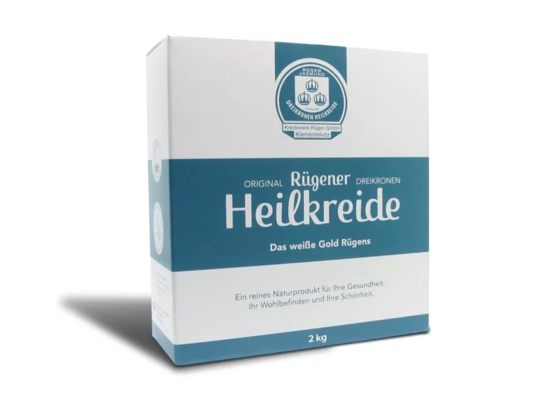 Rügener Dreikronen Heilkreide in blau-weisser 2-kg-Faltschachtel auf weissem Hintergrund