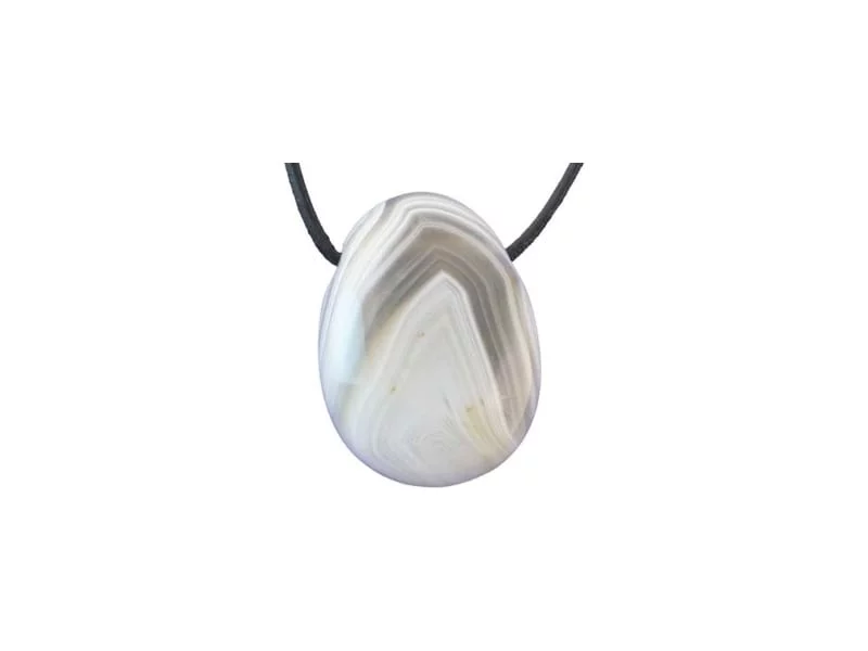 Pendentif en agate avec motif stratifié blanc et gris marqué sur cordon noir