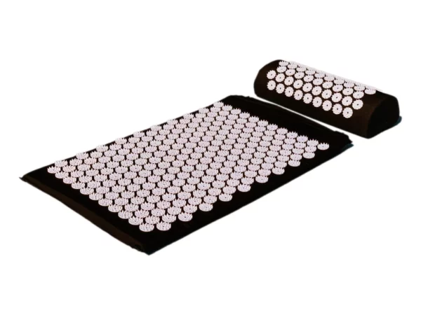 Akupressur-Set Shizuka mit schwarzer Matte und Kopfkissen in schräger Produktansicht