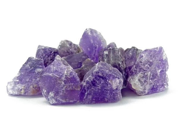 Amethyst Wassersteine als unregelmässige violette Dekosteine mit natürlichen Bruchflächen