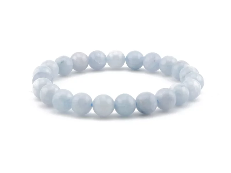 Aquamarin Edelsteinarmband mit hellblauen Kugeln auf weissem Hintergrund in Frontansicht