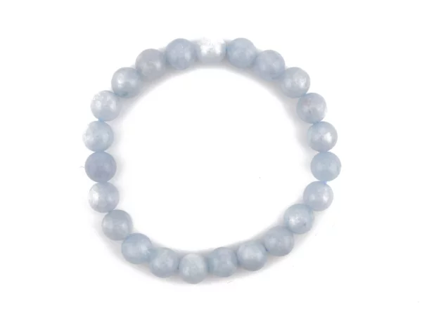 Aquamarin Edelsteinarmband mit kantengerundeten hellblauen Kugeln in Draufsicht