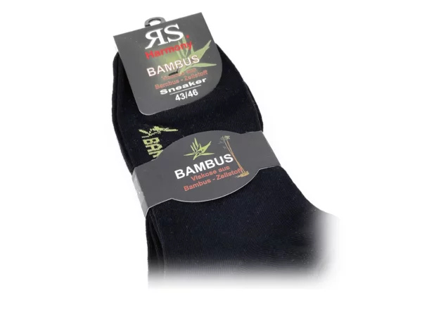 Bambus Sneaker Socken in Schwarz mit sichtbarer Grössenangabe 43/46 auf der Banderole