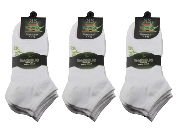 Bamboo sneaker socks in white as three individually bundled pairs in front view
