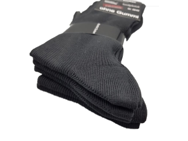 Cotton Comfort Socks in black with visible hand-linked toe in close-up view