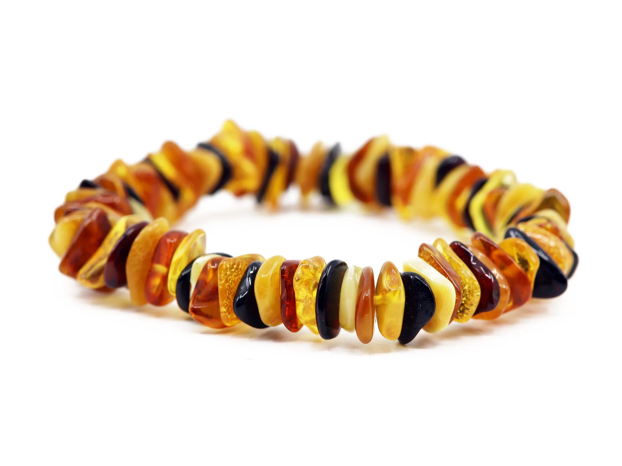 Bernstein Edelsteinarmband in ovaler Ansicht mit gelben, braunen und dunklen Splittern