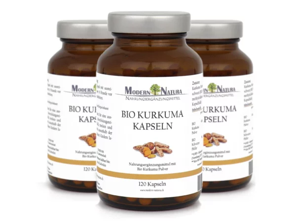 Bio Kurkuma Kapseln Dreierpack in Braungläsern mit Produktetiketten in Frontalansicht