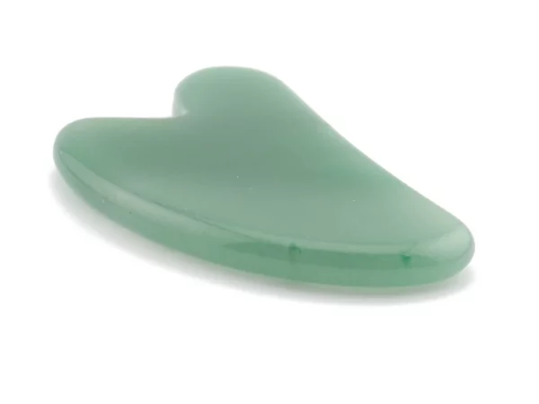 Gua Sha Massagestein Aventurin in Seitenansicht mit sanft gerundeter Kante und grüner Oberfläche