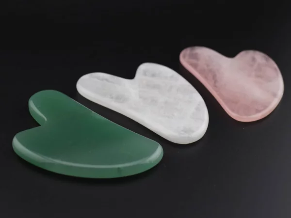 Gua Sha Massagestein Set als Zusammenstellung natürlicher Massagesteine
