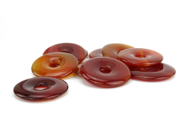 Ciondolo Donut Corniola in diverse tonalità di rosso e arancio come vista selezione