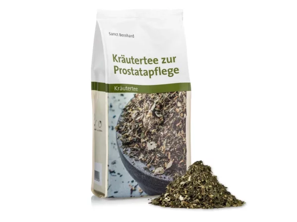Kräutertee zur Prostatapflege im weissen Standbeutel mit losem Kräutertee vor weissem Hintergrund