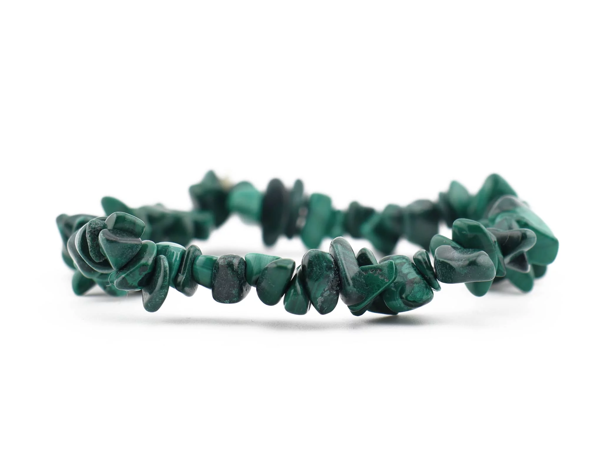 Malachite chip gemstone bracelet in close-up with dark green grained stones