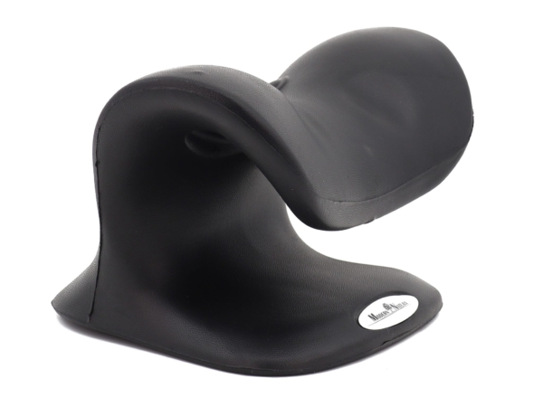 Extenseur cervical en mousse PU noire avec logo Modern Natura en vue arrière oblique