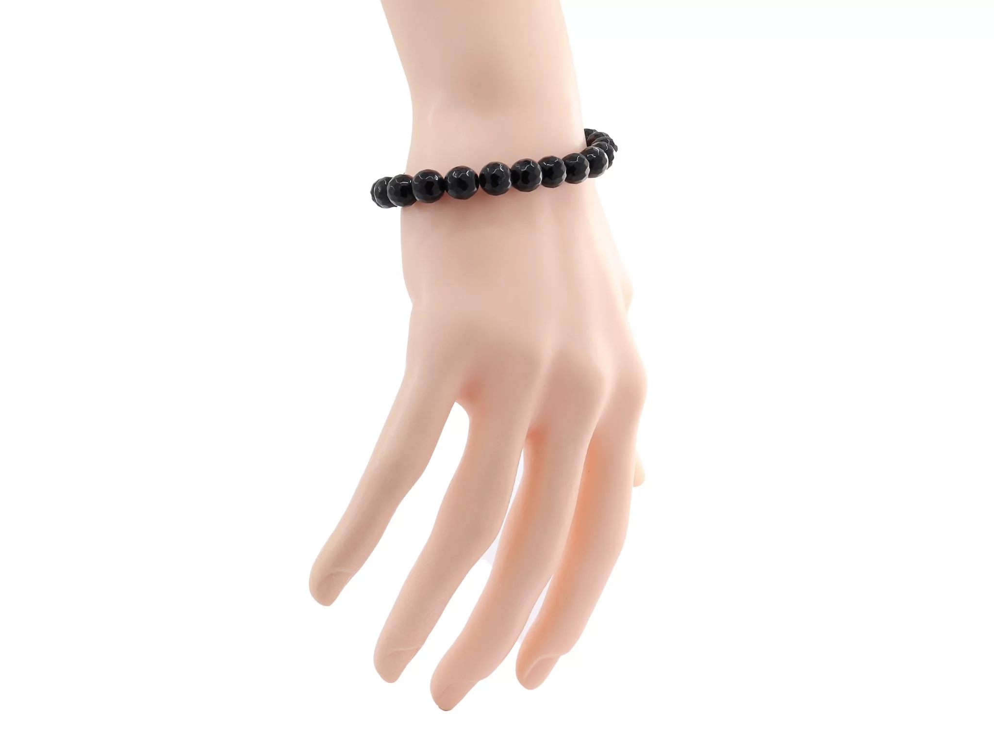 Bracelet tourmaline schorl avec perles noires facettées porté au poignet