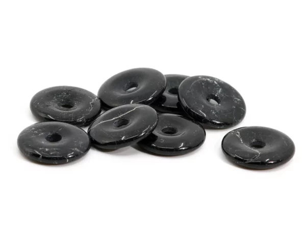 Turmalin Schörl Donut Anhänger als Auswahl mehrerer schwarzer Donut-Steine