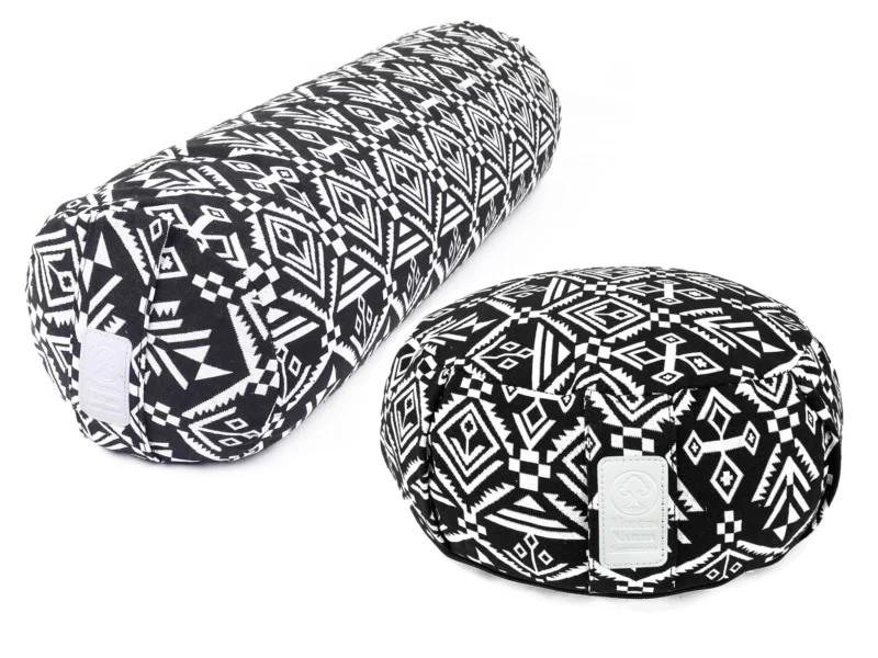 Yoga Set Zebra mit rundem Yogakissen und länglichem Bolster im schwarz-weissen Muster