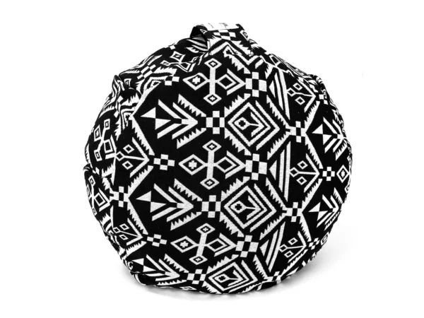 Yogakissen Zebra rund in Draufsicht mit schwarz-weissem geometrischem Bezugsmuster