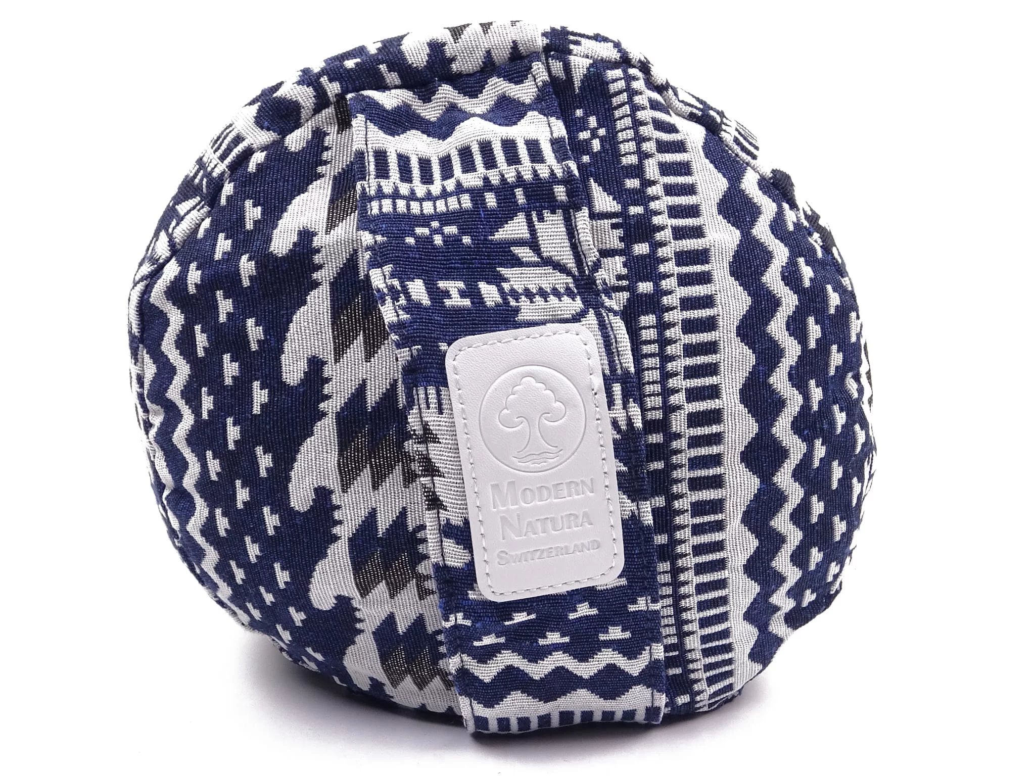 Yogabolster Blue Moon mit sichtbarer Endseite, Trageschlaufe und Modern Natura Label