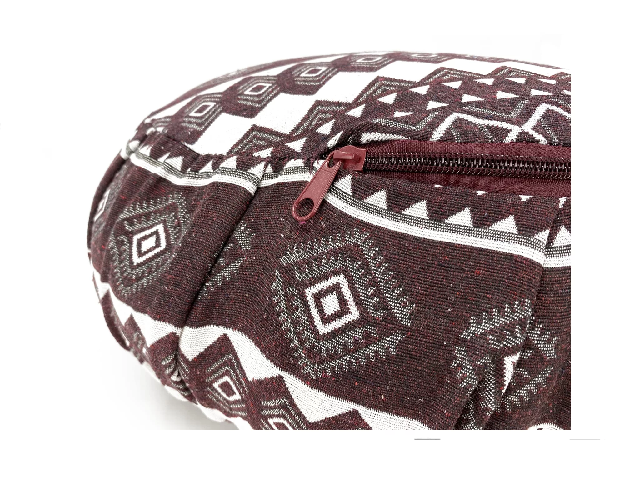 Coussin de yoga Egypt avec fermeture éclair sur la housse rouge foncé en vue détail