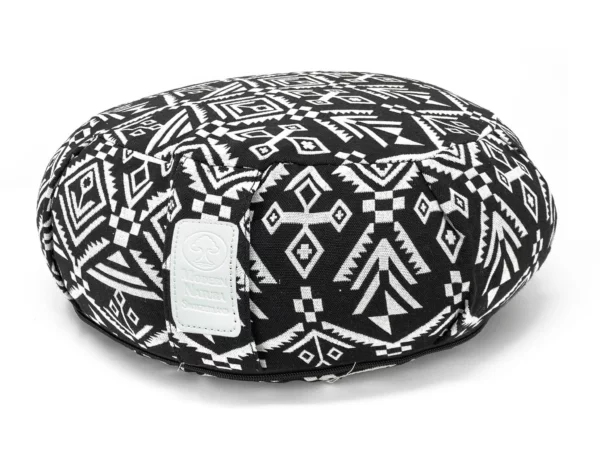 Yogakissen Zebra mit rundem schwarz-weissem Bezug und sichtbarem Modern Natura Label