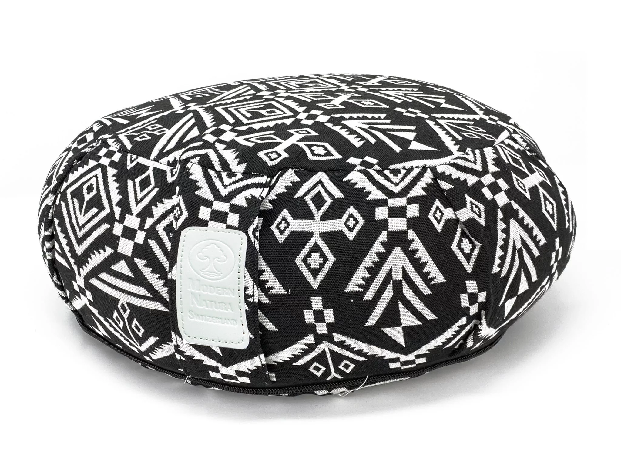 Cuscino da yoga Zebra con fodera rotonda bianca e nera e logo Modern Natura visibile